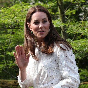 Foto: Saat Kate Middleton Suka Tampil dengan Plaster, Bikin Netizen Bingung Foto: Saat Kate Middleton Suka Tampil dengan Plaster, Bikin Netizen Bingung