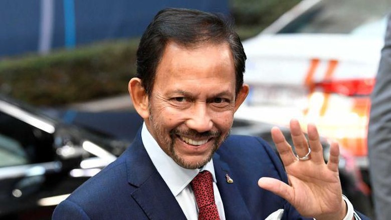 Sultan Brunei Jenguk Wiranto di RSPAD Sultan Brunei Jenguk Wiranto di RSPAD