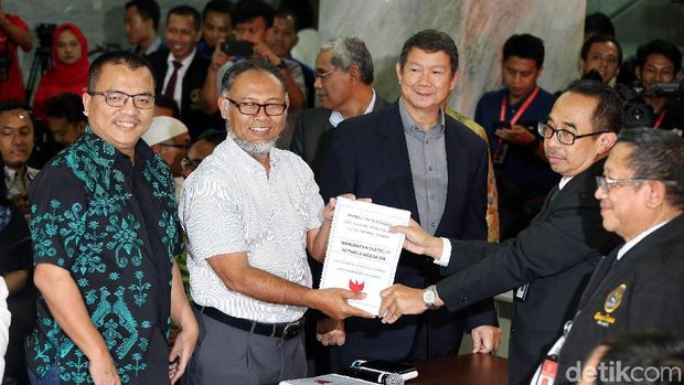 BW saat mendaftarkan gugatan Prabowo ke MK / 