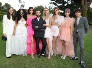 Desainer Couture Giambattista Valli Rilis Baju Harga Terjangkau dengan H&M