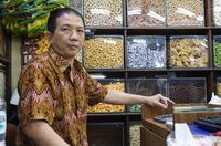 Banjir Pelanggan, Omzet Penjual Kue Kering Lebaran Ini Naik 400 Kali Lipat!