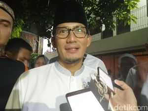 Massa Terus Aksi di MK, Sandiaga: Jika Tak Kondusif yang Rugi Masyarakat