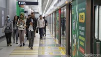 Hari ini, Jumat (24/5/2019), MRT kembali beroperasi secara normal dengan rute dari Stasiun Lebak Bulus-Stasiun Bundaran HI dan sebaliknya.