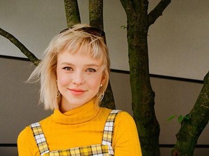 Rusak Patung yang Berusia 200 Tahun, Model Cantik Dihujat