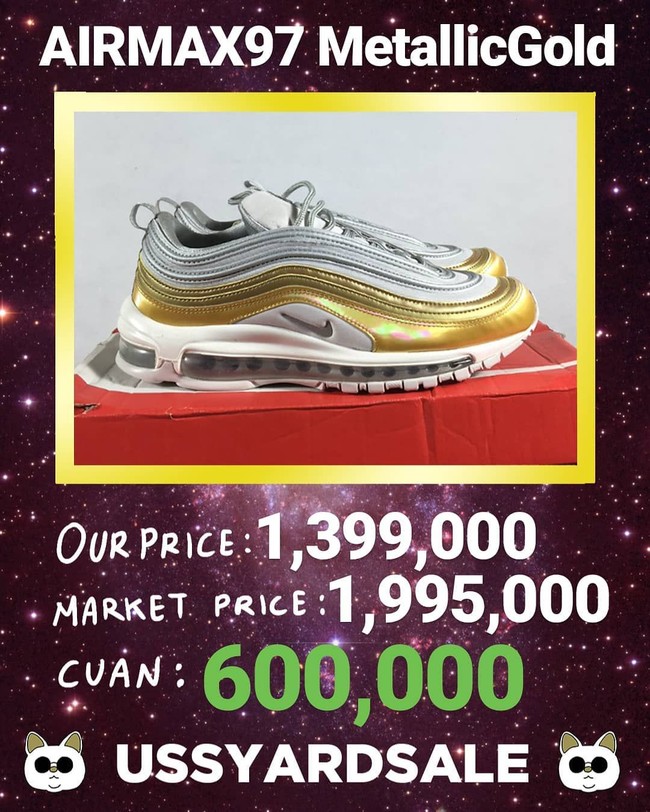 Butuh sneakers baru atau ingin memanfaatkan uang THR untuk tampil menarik saat Lebaran? Ada Airmax97 Metallic Gold yang turun jadi Rp 600 ribu. Foto: Instagram