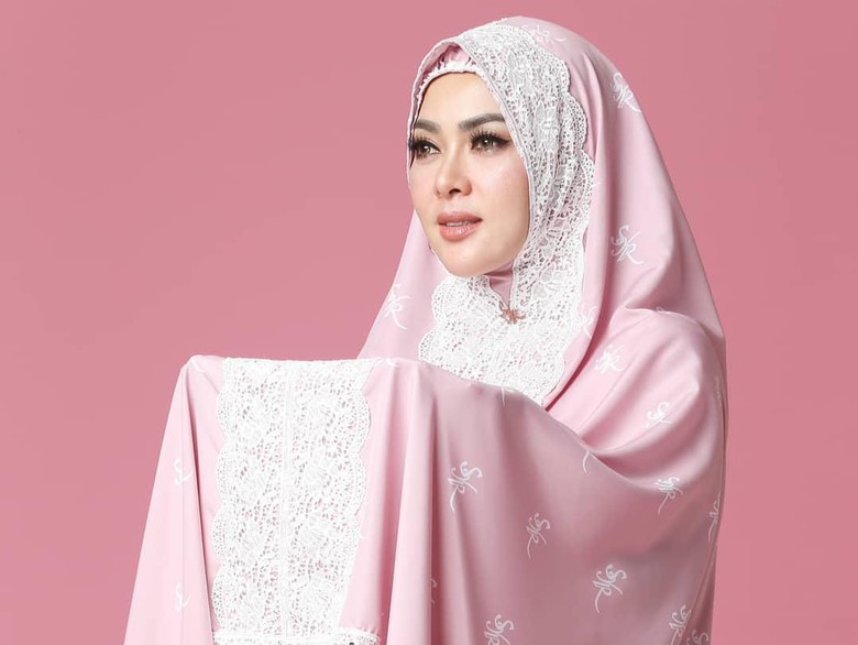 Foto: Syahrini (Instagram/FatimahSyahrini) Foto: Syahrini (Instagram/FatimahSyahrini)