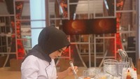 Ikut kompetisi MasterChef Indonesia, Lita eksis dan dikenal dengan racikan makanan rumah nya yang enak dan beragam. Foto: Instagram @litapratama