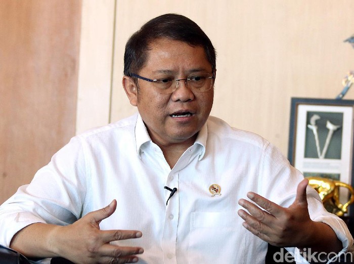 Menteri Komunikasi dan Informatika Rudiantara