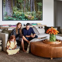 Seperti apa rumah Jessica Alba? Sebagai aktris terkenal Hollywood yang juga sukses merintis bisnis produk gaya hidup, Jessica tentu tak tinggal di sebuah rumah yang biasa saja. Kemewahan rumah Jessica ini diangkat di edisi terbaru majalah Architectural Digest.  Di rumah bergaya Prancis tersebut, Jessica tinggal bersama sang suami, Cash Warren, dan ketiga anak mereka. (Foto: Dok Architectural Digest)