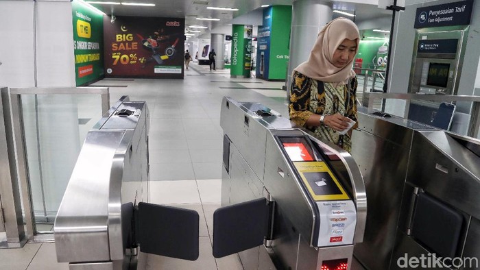 Beli Tiket MRT Kini Tinggal Scan Barcode Doang