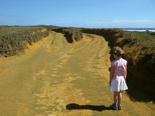 Pasir hijau tersebut merupakan hasil campuran dari abu, lahar dan serpihan kristal Olivine. (iStock) Pasir hijau tersebut merupakan hasil campuran dari abu, lahar dan serpihan kristal Olivine. (iStock)