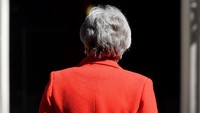 Selama menjabat, PM May harus menghadapi krisis dan rasa malu dalam upaya mewujudkan kesepakatan Brexit yang disetujui parlemen. Beberapa kali voting di parlemen untuk proposal kesepakatan Brexit yang diajukan PM May, selalu ditolak. Situasi ini membawa Inggris ke jalan buntu soal kapan dan bagaimana negara itu keluar dari Uni Eropa. Foto: REUTERS/Toby Melville