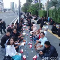 Relawan Gojo dan TKN di Bundaran HI