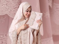 Kisah Mukena Rp 3,5 Juta Syahrini yang Dilirik Pajak
