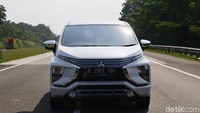 Lalu setelah melewati pintu tol Brexit (Brebes Exit), ada beberapa lubang di jalanan yang patut diwaspadai pengendara mobil. Dan pada kilometer ke 311, ada perbaikan aspal jalan yang membuat konturnya agak bergelombang.