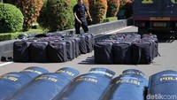 Pengamanan di gedung MPR/DPR menjadi salah satu objek vital yang menjadi fokus pengamanan pasukan TNI-Polri usai terjadinya aksi 22 Mei di Jakarta.