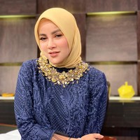 Olla Ramlan mengunggah foto bertuliskan  ’Bismillahirrahmanirrahim’ di Instagram, yang seakan menjadi momentum perubahannya. Sejak saat itu, ia tidak pernah mengunggah foto tanpa hijab.Foto: Instagram/OllaRamlanAufar