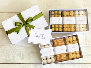 Hampers Lebaran Kue Kering Cantik dan Enak Ada di Sini