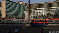 Lalu lintas di Bundaran Hotel Indonesia pagi ini terpantau ramai lancar.