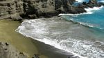 Foto: Pasir Pantai Kok Warnanya Hijau?
