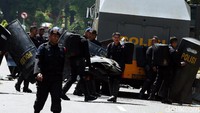 Sebanyak 8 kompi aparat (satu kompi terdiri dari 100-120 personel, red) TNI-Polri akan melakukan pengamanan di gedung MK.