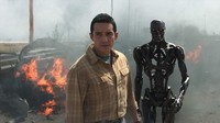Ia pun dikejar-kejar Dark Fate yang dieprankan oleh Gabriel Luna. Dok. Paramount Pictures