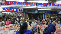 Banjir Pelanggan, Omzet Penjual Kue Kering Lebaran Ini Naik 400 Kali Lipat!