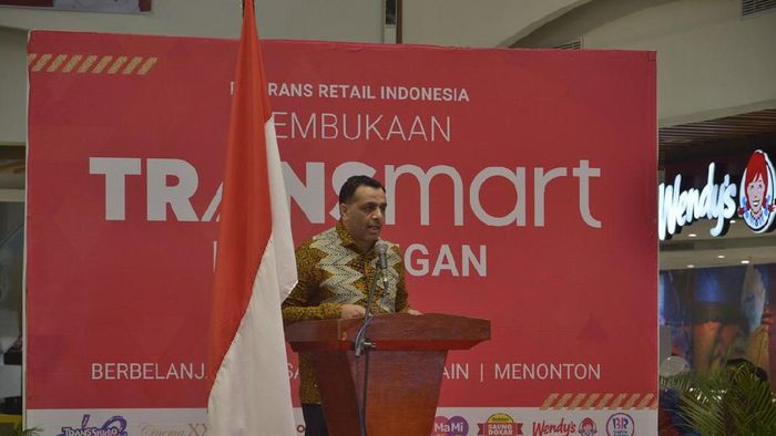 Bouzeneth Benaouda (Chief Commercial Officer PT. Trans Retail Indonesia) memberikan kata sambutanFoto: Robby Bernardi/detikcom Bouzeneth Benaouda (Chief Commercial Officer PT. Trans Retail Indonesia) memberikan kata sambutanFoto: Robby Bernardi/detikcom
