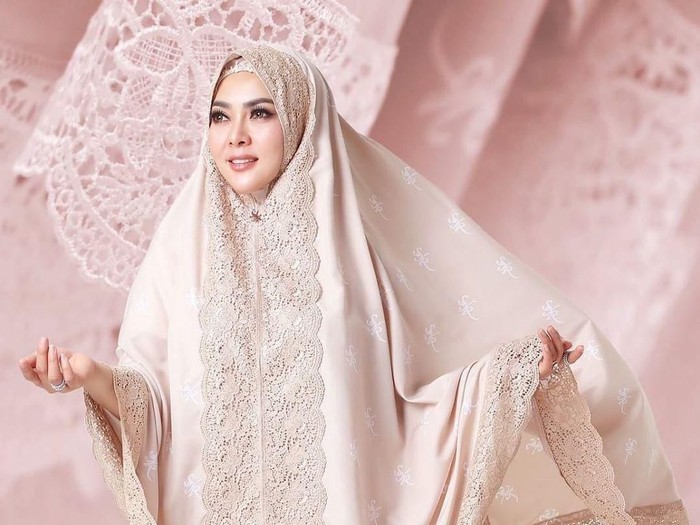 Mukena Syahrini Seharga Smartphone Mukena Syahrini Seharga Smartphone