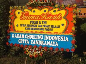 Ungkap Massa Perusuh 22 Mei, Polres Jakbar Dibanjiri Karangan Bunga