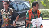 Saat ditanya soal kesehatannya, Rommy mengatakan untuk belajar yoga.