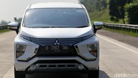 Bagi pemudik yang melewati tol Jakarta-Cikampek kami sarankan hati-hati, sebab selain ada proyek tol Japek Layang, ada juga proyek pembangunan LRT yang pengerjaannya sedang dikebut pemerintah.