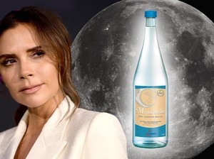 Buang Racun Dalam Tubuh, Victoria Beckham Minum Air Bulan Purnama