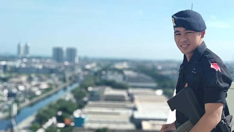 Briptu Andre Iroth Viral Usai Hoax Anggota Brimob China, Ini Sosoknya Briptu Andre Iroth Viral Usai Hoax Anggota Brimob China, Ini Sosoknya