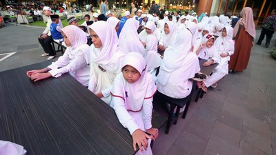 Bantuan Pendidikan untuk Anak Yatim
