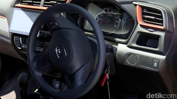 Low MPV Rasa Sedan, Honda Mobilio