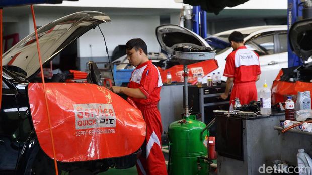 Sejumlah bengkel mulai didatangi pemudik yang melakukan perawatan kendaraan. Hal itu dilakukan untuk antisipasi hal-hal yang tak diinginkan selama mudik lebaran.