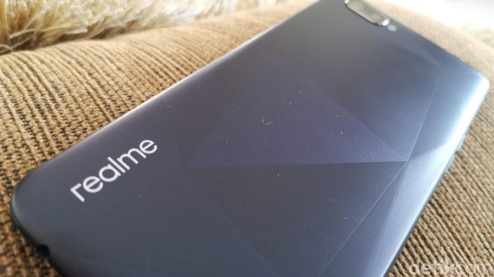 Realme C2. Foto: detikINET/Anggoro Suryo Jati Realme C2. Foto: detikINET/Anggoro Suryo Jati