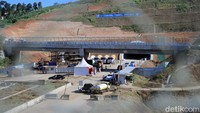 Pembukaan jalan Tol Cisumdawu pada mudik lebaran kali ini diharapkan dapat membantu untuk menghindari penumpukan volume kendaraan di Jalan Cadas Pangeran.