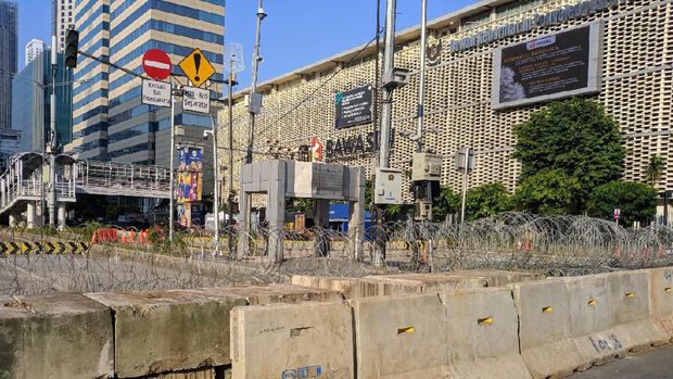 Kondisi Jl MH Thamrin depan gedung Bawaslu RI.