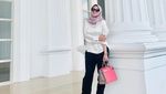 Didoakan Istiqomah, Ini Gaya Hijab Olla Ramlan