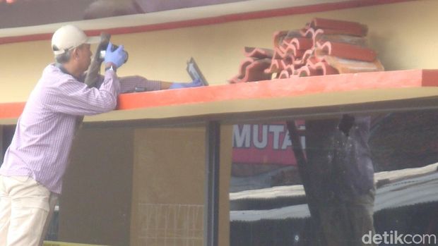Tim Labfor Datangi Lokasi Penembakan di Mako Brimob Purwokerto