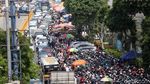 Penampakan Kendaraan Menumpuk Padati Kawasan Tanah Abang