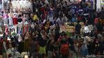 Aksi 22 Mei Mereda, Masyarakat Habiskan THR di Pasar Tanah Abang