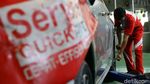 Jelang Lebaran, Bengkel Dipenuhi Mobil Pemudik