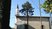 Masjid lainnya yang berdiri kokoh di Rumania adalah Masjid Geamia Hunchiar di kota tua Constanta. Masjid yang memiliki menara setinggi 24 meter ini didirikan oleh khalifah Turki Utsmaniyah, Sultan Abdul Aziz. Dok. Wikipedia.