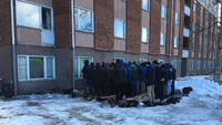 Bahkan untuk Salat Jumat pun tidak muat di Islamiska Foreningen I Vasterbotten. Jamaah pernah Salat Jumat di luar gedung dalam kondisi musim dingin bersalju (Agung Widhianto/Istimewa)