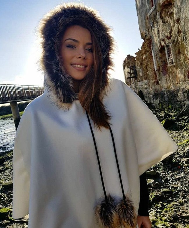 Margarida Aranha merupakan bintang reality show asal Portugis yang penuh dengan kontroversi. Namanya jadi sensasi setelah dia dilamar oleh miliuner Swiss Milos Kant di karpet merah Festival Film Cannes 2019 baru-baru ini.  Foto: dok. Instagram