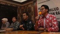Mantan komisioner Komnas HAM memberikan keterangan pers terkait kerusuhan yang terjadi di Jakarta pada 21-22 Mei 2019 lalu.