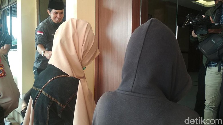 Karut Marut Prostitusi Online di Garut Karut Marut Prostitusi Online di Garut